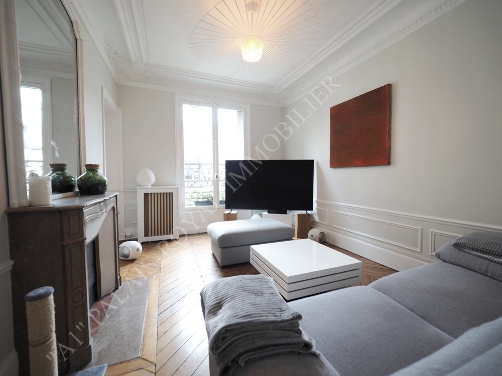 Paris 1er - Location vide
Palais-Royal - Immeuble PDT standing
4 Pièces - 2 Chambres -  Rénové
Dernier étage en duplex - Ascenseur
