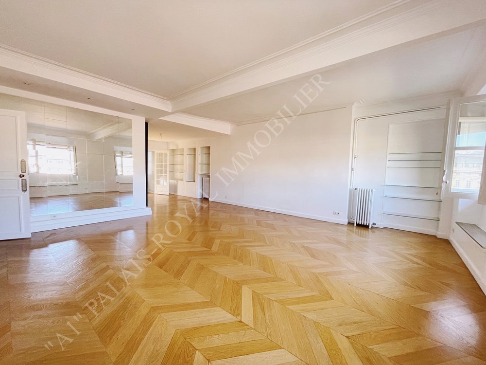 Paris 1er - Valois / Vue sur Jardin du Palais-Royal
Location Vide - Résidence secondaire
Appartement 87 m² - 2/3 pièces - 1 chambre
Traversant - Est/ Ouest coté jardin