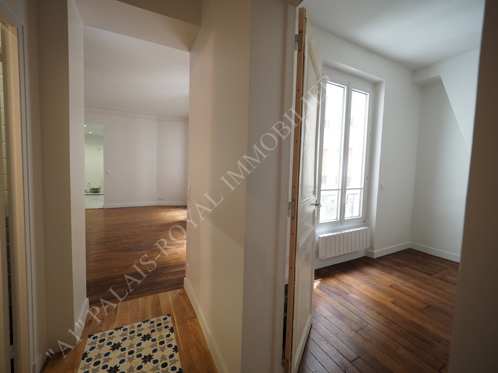 PARIS 6ÈME 
PROCHE JARDIN DU LUXEMBOURG
IMMEUBLE PDT SUR COUR
STANDING - ASCENSEUR
ENTIÈREMENT REFAIT
3 PIÈCES - 2 CHAMBRES

