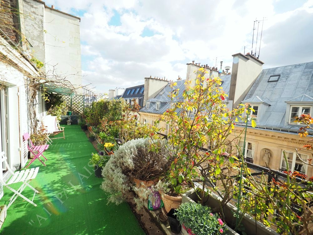 Paris 1er - Entre Tuileries et Place Vendôme
Appartement 163m² + Terrasse fleurie 46m²
Emplacement rare - Exposition plein soleil -
Bel immeuble Pierre de Taille - Ascenseur