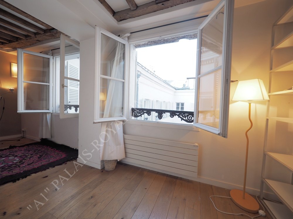 Paris 2ème - Saint-Augustin
Charmant pied à terre - 6ème étage + Ascenseur
Prestations haut de gamme - Calme sur cour pavée
Immeuble Pierre de taille XVIIIème siècle
