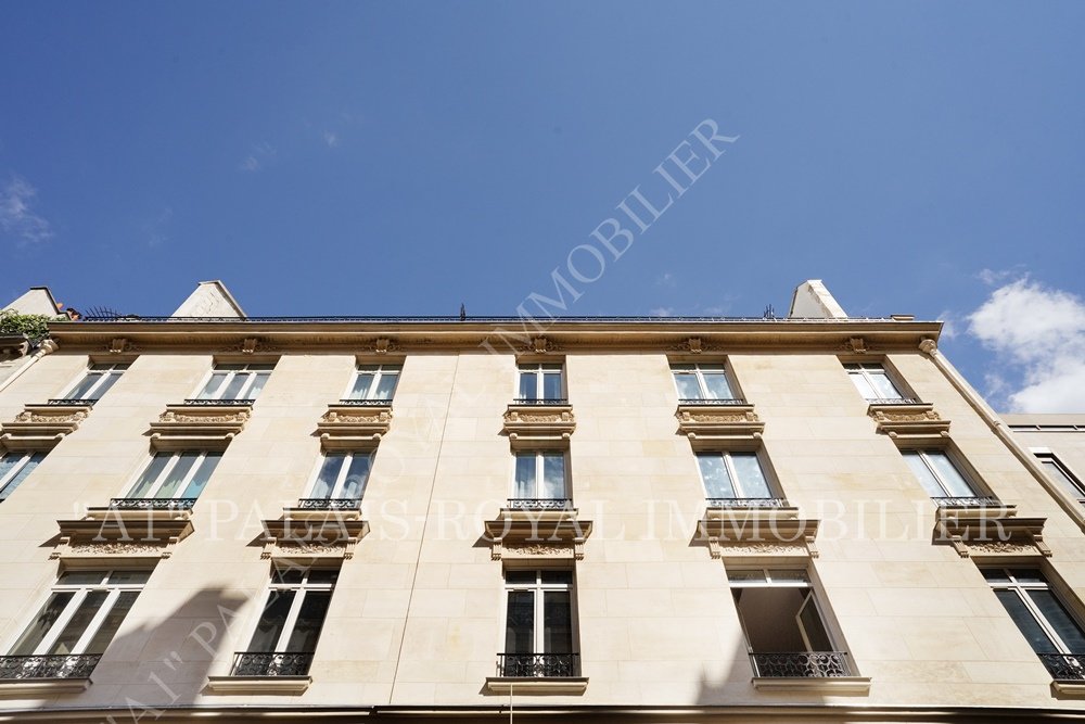 Paris 1er – Sainte-Anne - Comédie Française
Immeuble standing réhabilité - Façade du  XIXème siècle  
Appartement spacieux - 2/3 pièces 78,08 m²  
6ème étage avec ascenseur - Calme  
