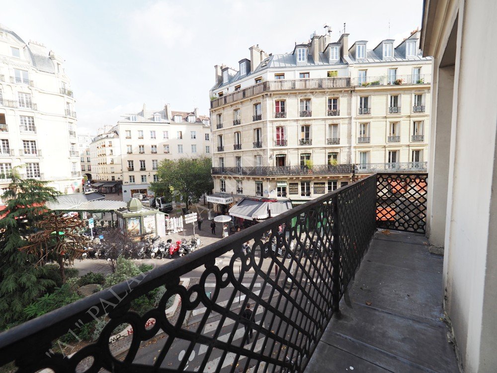 PARIS 1ER  - VUES DÉGAGÉES
Sainte-Opportune / Pont-Neuf
2ème ÉTAGE AVEC BALCON FILANT
VRAI 3 PIÈCES – 2 CHAMBRES
PLAN EN ÉTOILE

