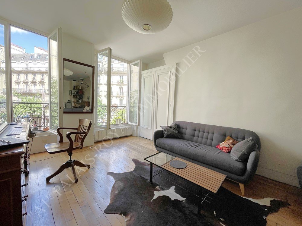 Paris 3ème – Saint-Martin / Arts et Métiers
 Immeuble ancien - Bel appartement familial - Traversant
 4 Pièces 117 m² - 2ème étage - 3 Chambres
Parquets - Volume - Soleil
