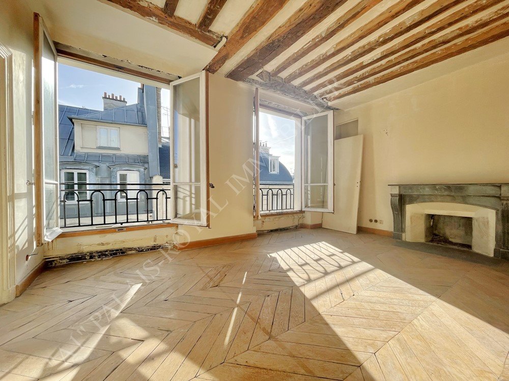 Paris 2ème limite 1er – Petits-Champs / Palais-Royal
Immeuble XVIIIème siècle - Appartement à rénover
4 Pièces 101,55 m² - 2 Chambres
Traversant - 5ème étage - Plein Sud
