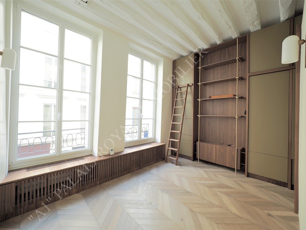 Paris 2ème – À proximité du quartier Montorgueil
Superbe studio - Rénovation par architecte
Étage noble - Hauteur sous plafond 3,30m - 
2 grandes fenêtres - Lumineux et ensoleillé - Parfait état 