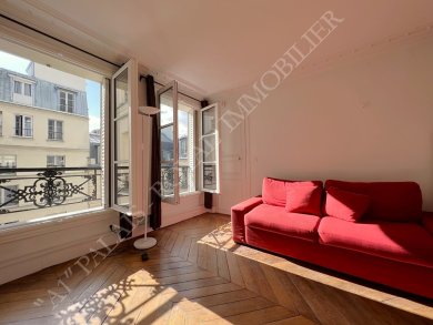 Paris 1er - Comédie Française / Richelieu
Au 4ème étage avec ascenseur - Charmant 2 pièces
4 grandes fenêtres sur cour calme - Plein soleil
Entièrement équipé - Bon état général - Photo 1