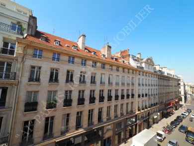 Paris 1er - Saint-honoré / Vendôme 
Dans bel Immeuble XVIIIe en pierre de taille Location vide - 4 pièces principales - 3 chambres Traversant - Prestations contemporaines - Photo 1