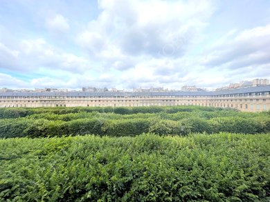 Paris 1er - Valois / Vue sur Jardin du Palais-Royal
Location Vide - Résidence secondaire
Appartement traversant - Parfait état - Plein Soleil 
100 m² - Excellent plan - 4 pièces - 3 chambres
 - Photo 1