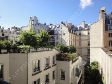 PARIS 1ER
TUILERIES / LOUVRE
IMMEUBLE GRAND STANDING
APPARTEMENT TRAVERSANT
SUR RUE ET COUR JARDIN
PARKING DANS L'IMMEUBLE - Photo 1