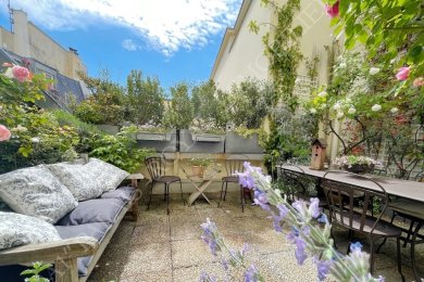 Paris 2ème – Place des Victoires / Marché Montorgueil
Immeuble XVIIème - 3ème et derniers étages 
Appartement / Loft (151,84 m² sol) + Terrasse 20m² 
Vues toits et ciel - Volumes atypiques - Calme - Plein soleil
 - Photo 1