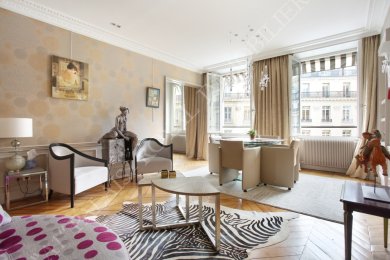 Paris 9ème - Opéra Garnier
Pied à terre de luxe - Parfait état
3ème étage - ascenseur - 
2 chambres - 2 s. de bains/douche
Rénovation classique et raffinée
 - Photo 1