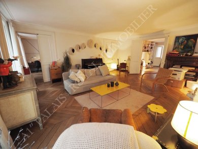 PARIS 2ÈME - PRÈS SQUARE LOUVOIS 
BEL IMMEUBLE XVIIIème SIÈCLE - ASCENSEUR
APPARTEMENT FAMILIAL ET TRAVERSANT 
4 PIÈCES - CHARME ANCIEN - BEAUX VOLUMES
 - Photo 1